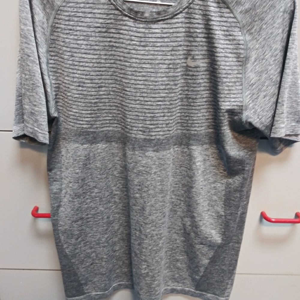 Nike performance tee